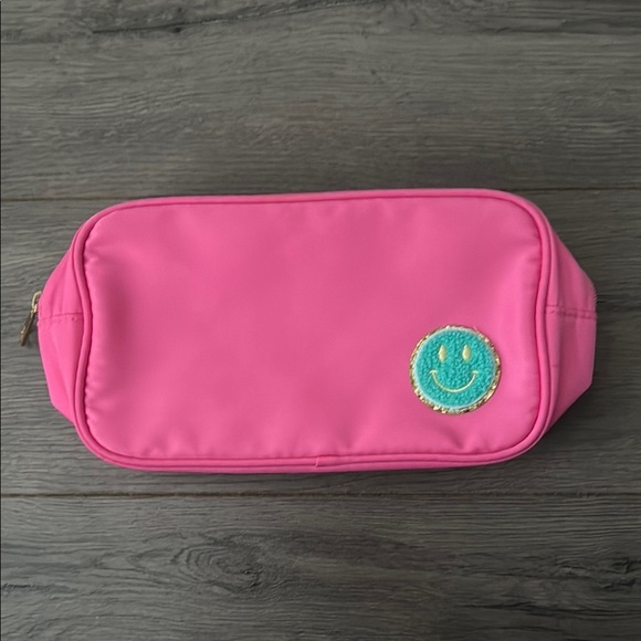 Cheerful Pink Pouch with Smiley Emblem - Picture 1 of 5